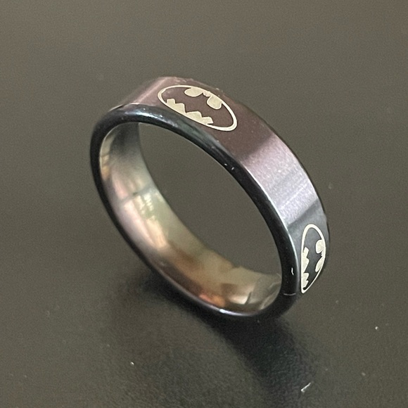6mm black Batman ring size 6-13 - Picture 5 of 8